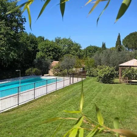 Eden, Aux Mirabelles, Avec Piscine Holiday home